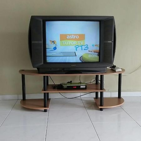 Homestay Mimie Gemas Exterior foto